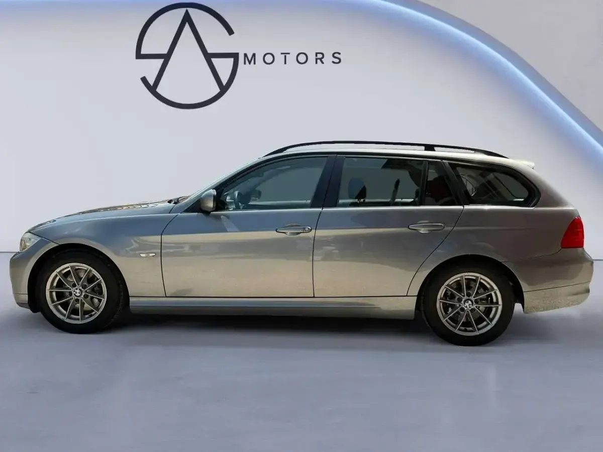 Usata BMW 318 177 CV (130 kW) 2009 Grigio Station wagon
