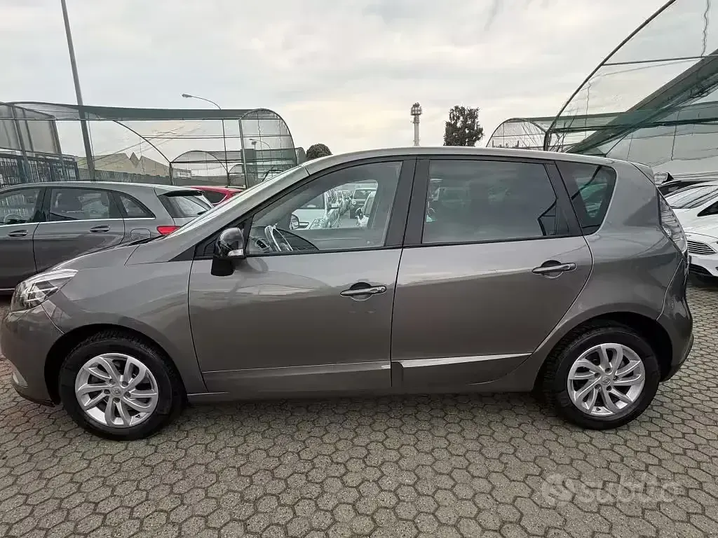 Brugt Renault Scénic III 110 HK (80 kW) 2015 Grå MPV