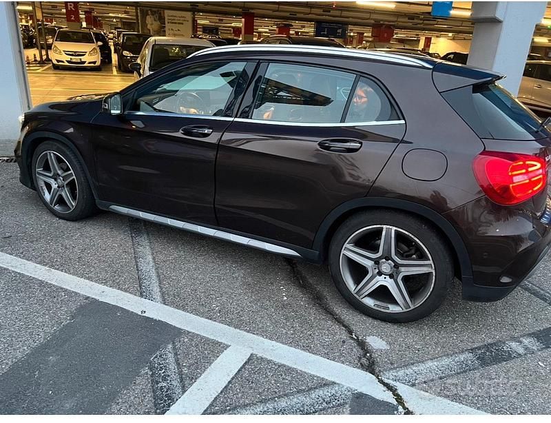 Usata Mercedes GLA200 2016 Marrone SUV