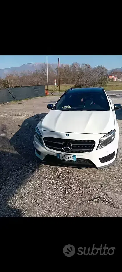 Usata Mercedes GLA200 AMG 136 CV (100 kW) 2015 Bianco SUV