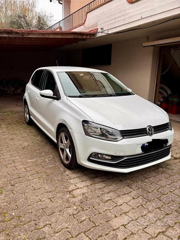 Usata VW Polo Comfortline 90 CV (66 kW) 2015 Bianco Utilitaria
