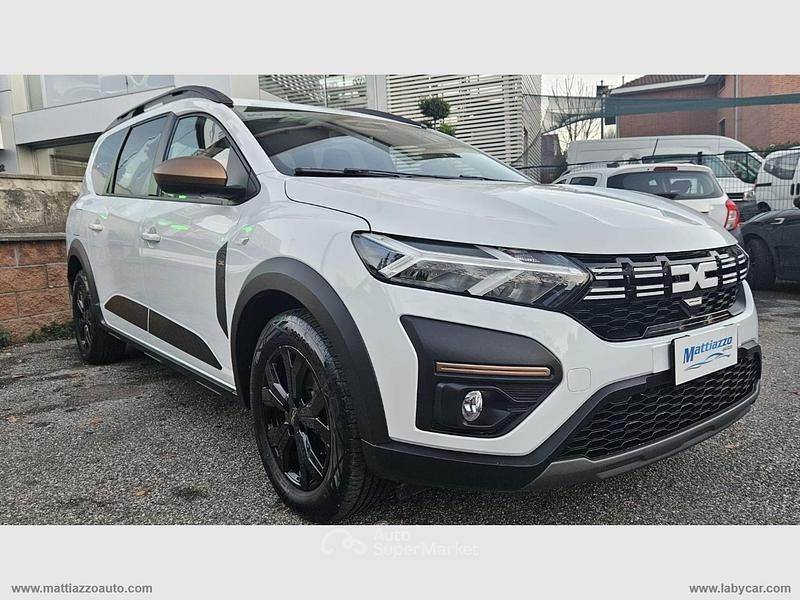 Usata Dacia Jogger Extreme 101 CV (74 kW) 2024 Bianco Monovolume