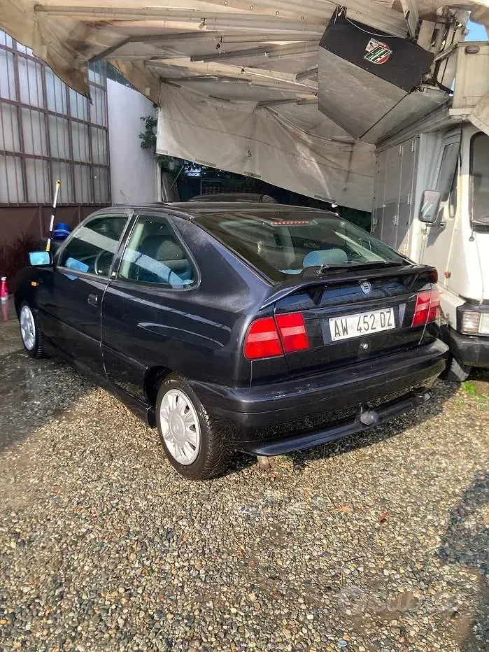 Usata Lancia Delta 103 CV (75 kW) 1998 Nero Utilitaria