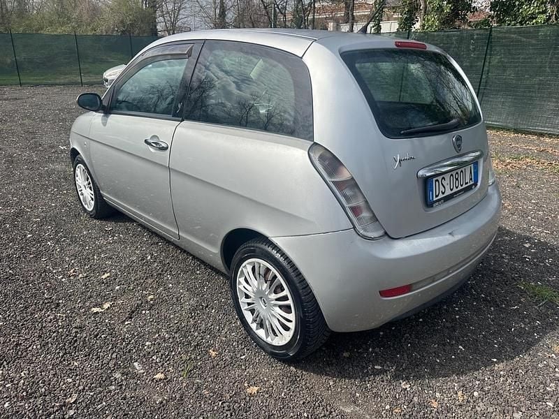 Usata Lancia Ypsilon 59 CV (43 kW) 2008 Argento Utilitaria