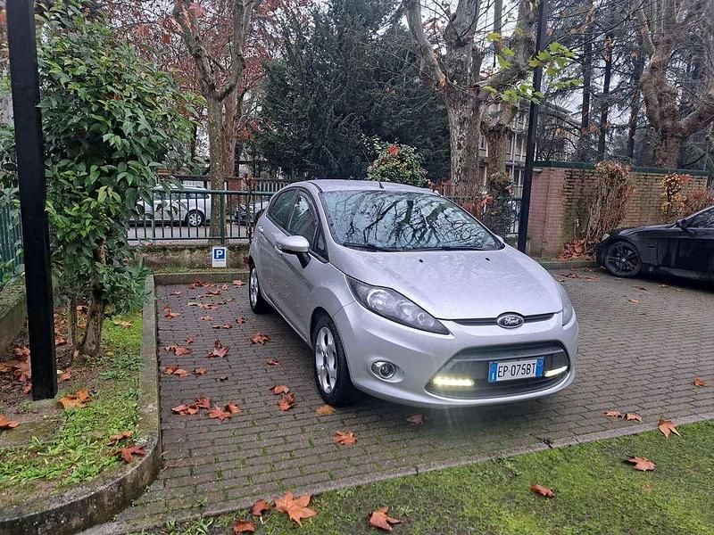 Usata 2012 Ford Fiesta Business Edition Berlina | 4300 € (Buon prezzo) - Immagine 1/4