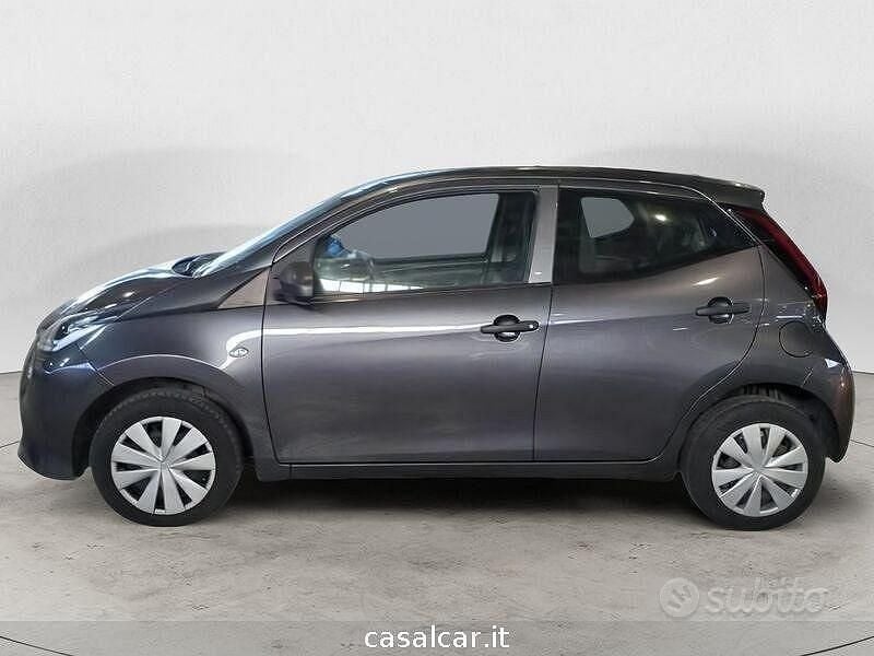 Usata Toyota Aygo Business Edition 72 CV (52 kW) 2021 Nero Utilitaria