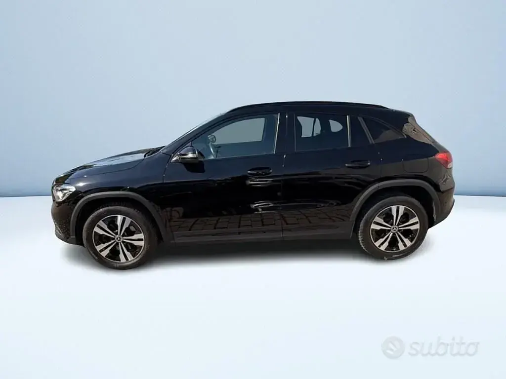 Usata Mercedes GLA180 116 CV (85 kW) 2023 Nero SUV