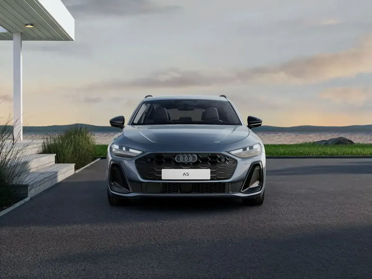 Nuova Audi A5 S-Line 204 CV (150 kW) 2026 Blu horizon metallizzato Station wagon
