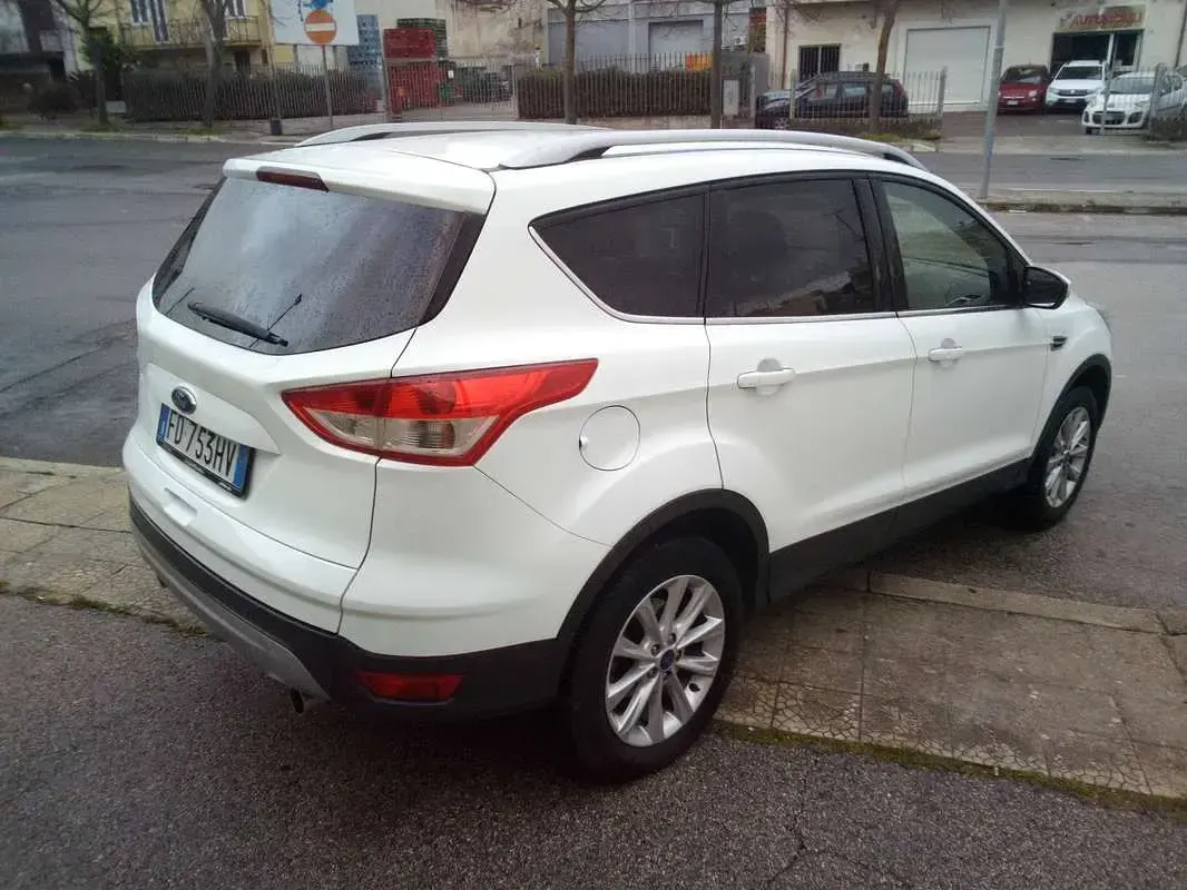 Usata Ford Kuga Titanium 120 CV (88 kW) 2016 Bianco SUV