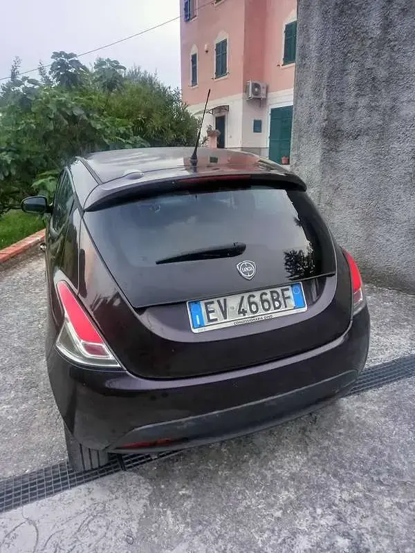 Usata Lancia Ypsilon Silver 69 CV (50 kW) 2014 Utilitaria