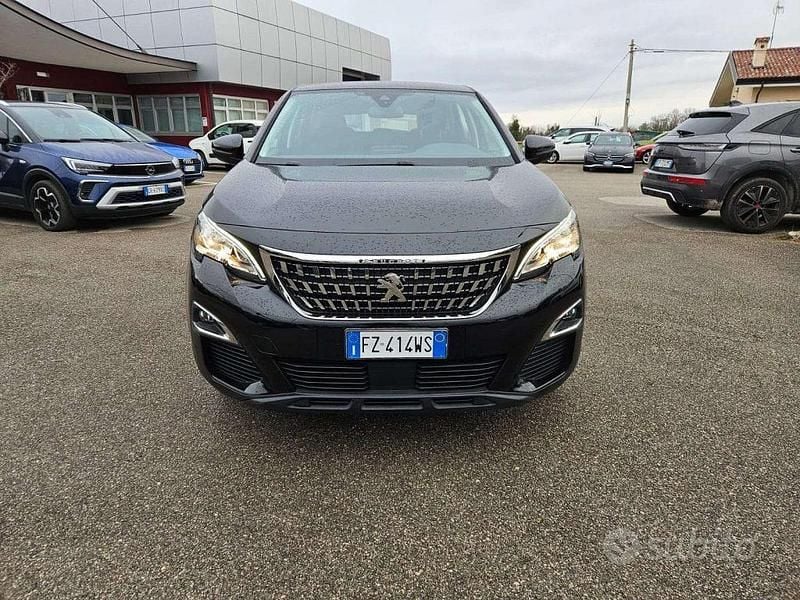 Usata Peugeot 3008 Access 131 CV (96 kW) 2020 Nero SUV
