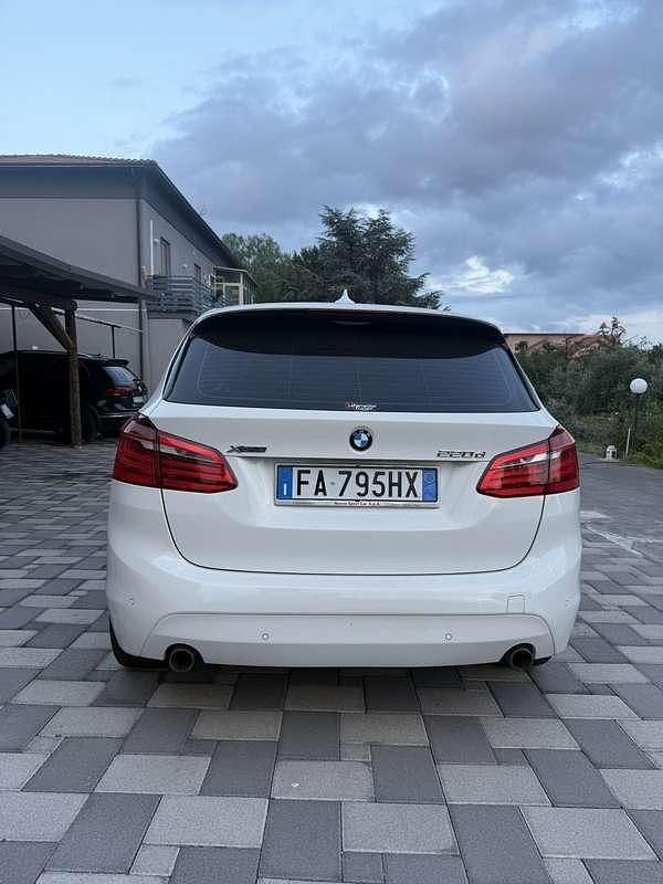 Usata BMW 220 Active Tourer Advantage 190 CV (139 kW) 2015 Bianco Monovolume