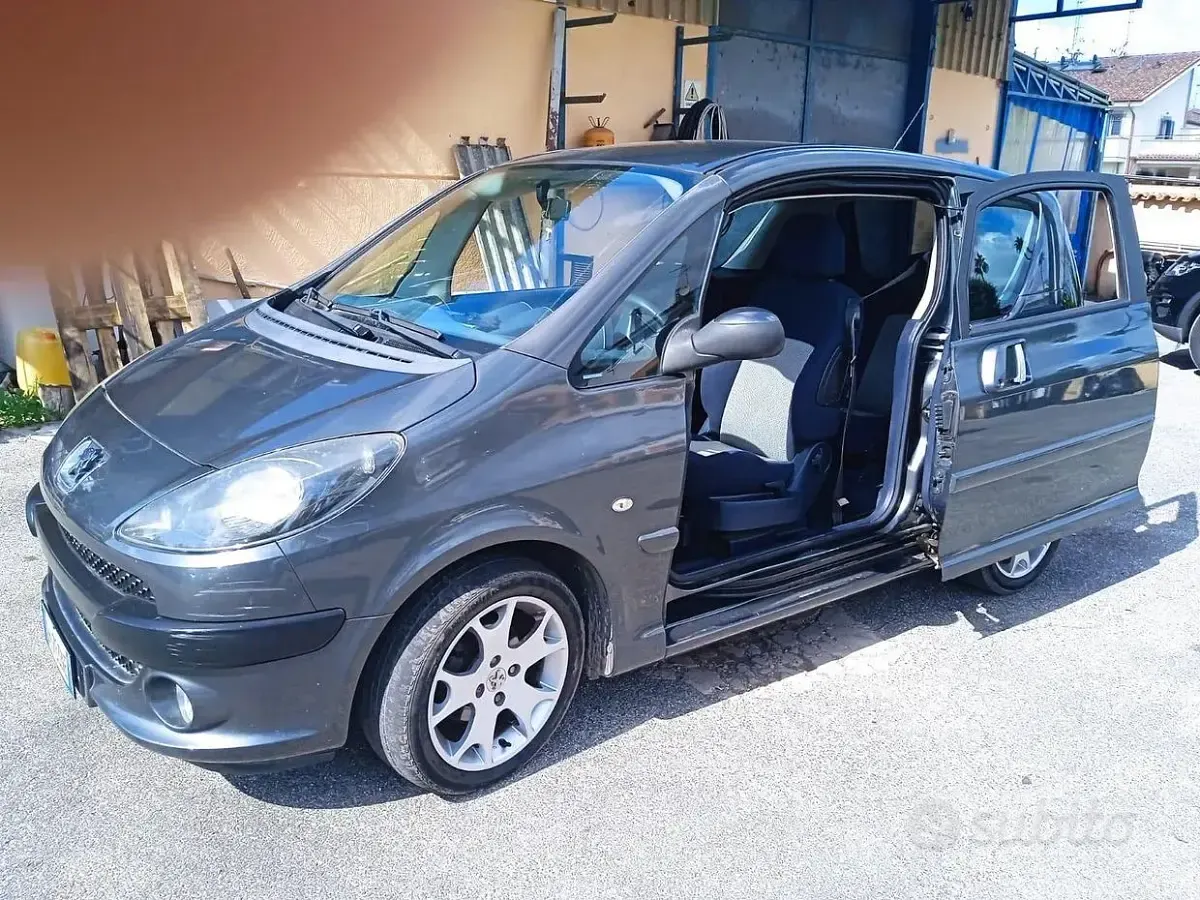 Usata Peugeot 1007 73 CV (53 kW) 2007 Grigio Monovolume