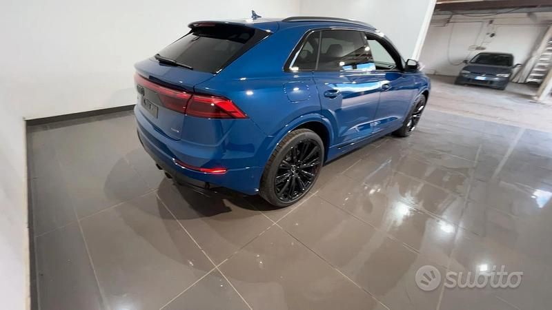 Nuova Audi Q8 S-Line 286 CV (210 kW) 2025 Blu ascari SUV