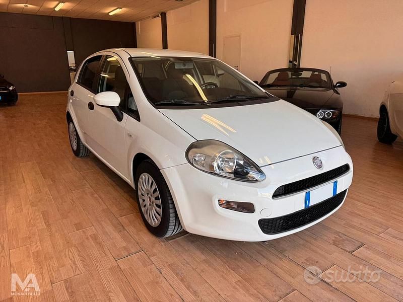 Usata Fiat Punto Pop 85 CV (62 kW) 2012 Bianco Utilitaria