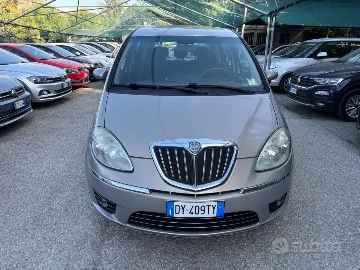 Usata Lancia Musa 77 CV (56 kW) 2009 Grigio Monovolume