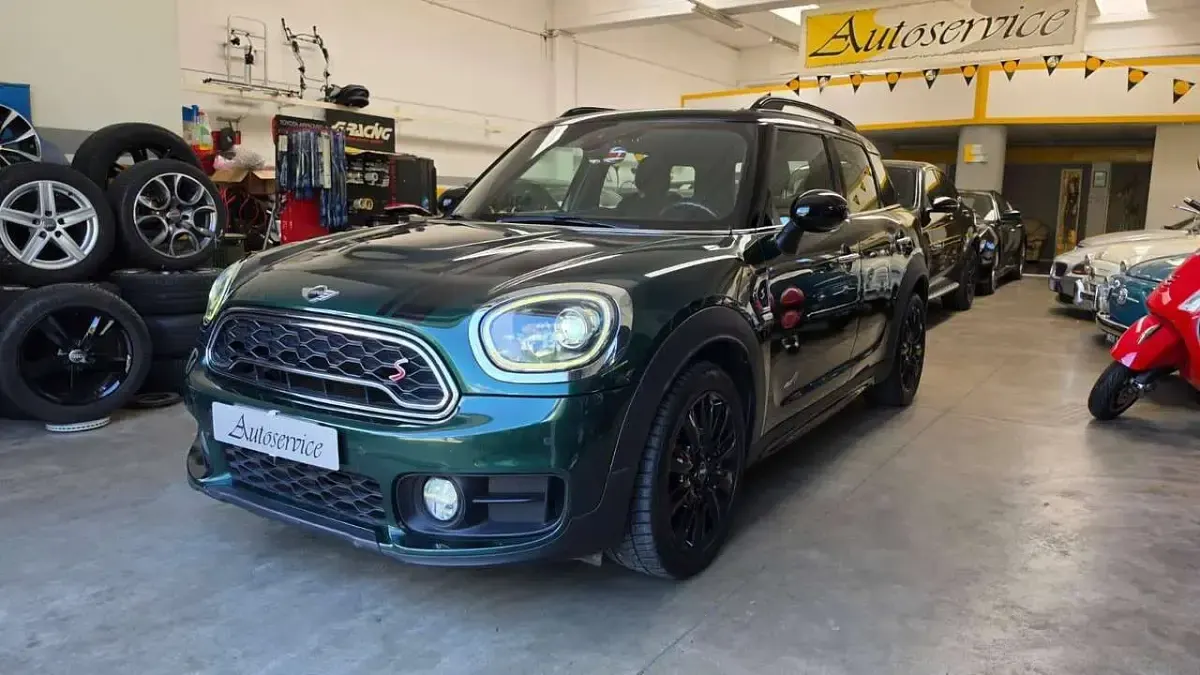 Begagnad Mini Cooper SD Countryman Business 190 HK (139 kW) 2017 Grön SUV