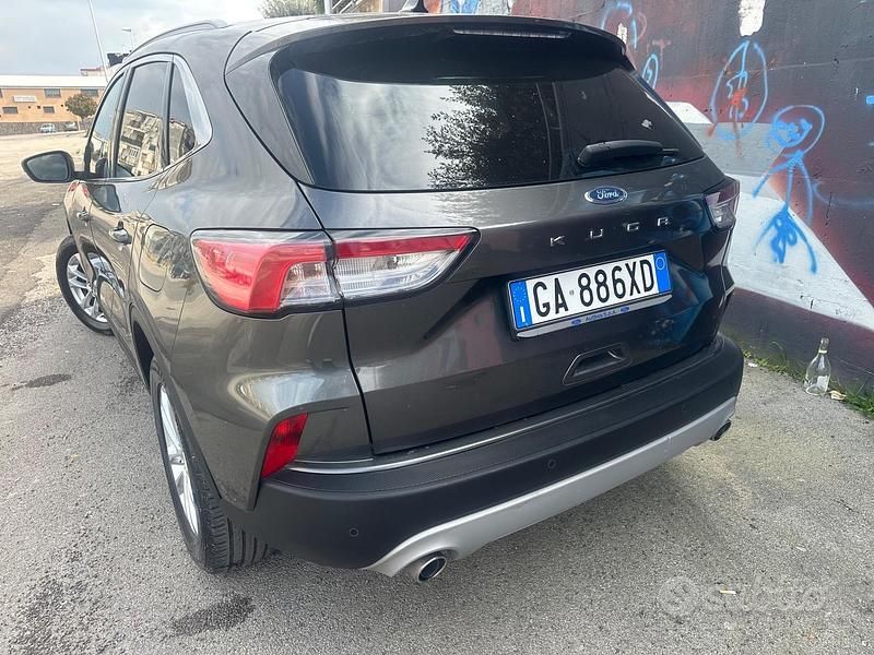 Usata Ford Kuga Titanium 120 CV (88 kW) 2020 Grigio SUV