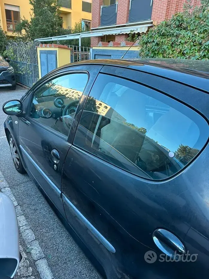 Usata Peugeot 107 68 CV (50 kW) 2008 Nero Utilitaria