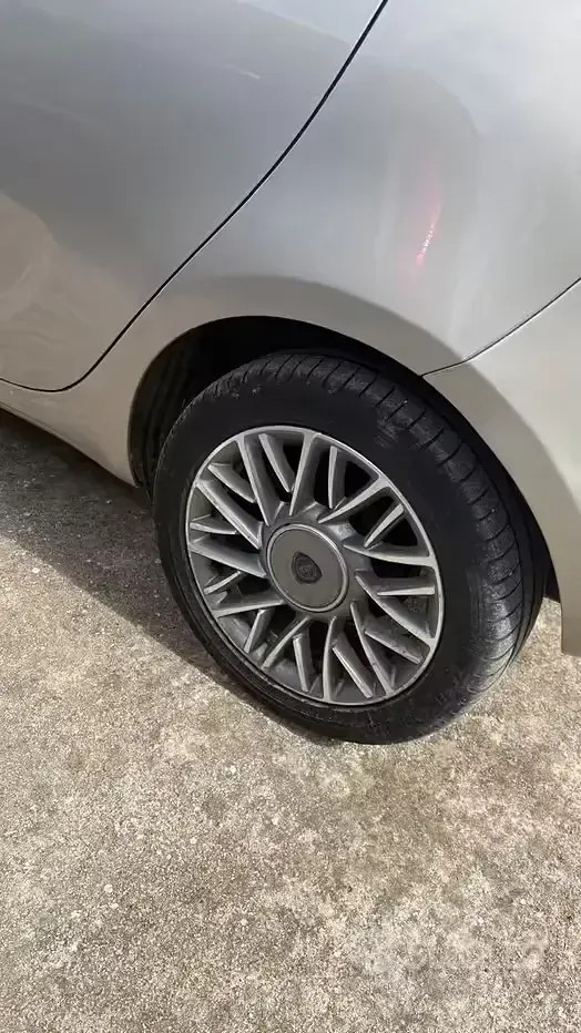 Usata Lancia Ypsilon 95 CV (69 kW) 2012 Utilitaria
