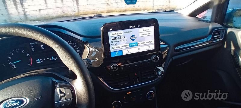 Usata Ford Fiesta 100 CV (73 kW) 2019 Grigio Utilitaria