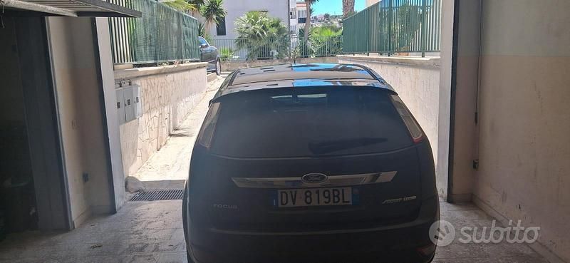 Usata Ford Focus 90 CV (66 kW) 2009 Grigio Berlina
