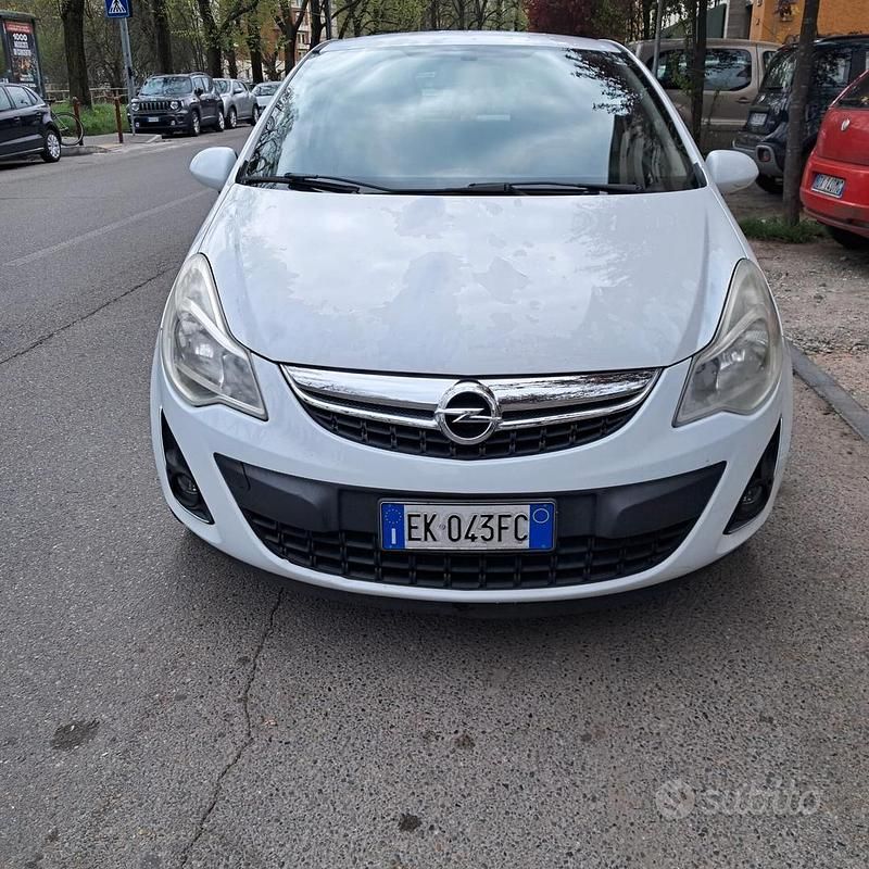 Usata Opel Corsa 95 CV (69 kW) 2011 Bianco Utilitaria