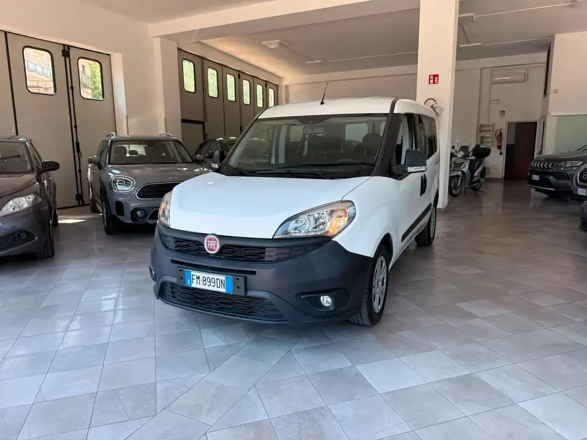 Usata Fiat Doblò 95 CV (69 kW) 2017 Bianco Monovolume