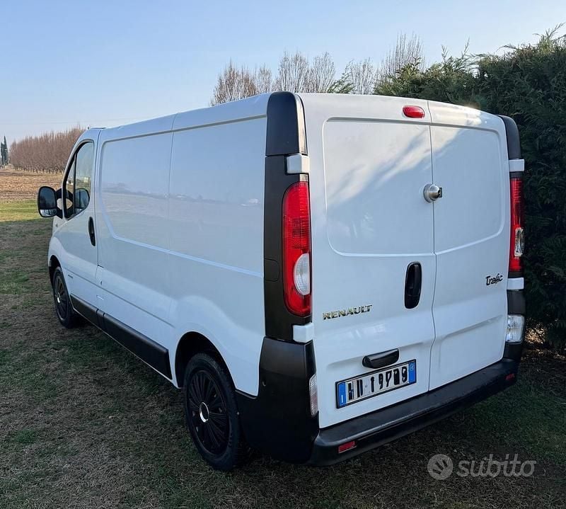 Usata Renault Trafic 114 CV (83 kW) 2010 Bianco Monovolume