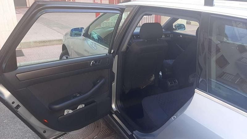 Usata Audi A6 Ambiente 110 CV (80 kW) 1999 Argento Station wagon