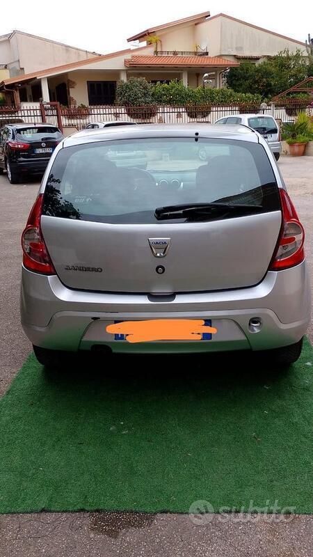Usata Dacia Sandero 75 CV (55 kW) 2010 Grigio Utilitaria