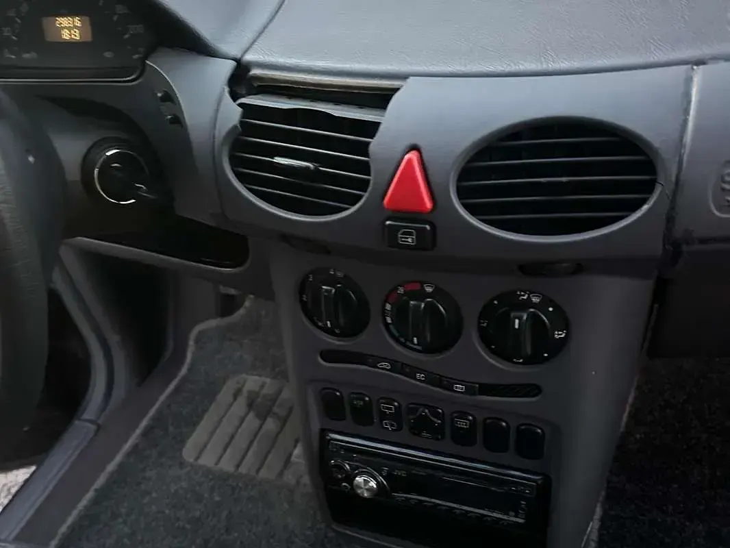 Usata Mercedes A160 Avantgarde 60 CV (44 kW) 2000 Utilitaria