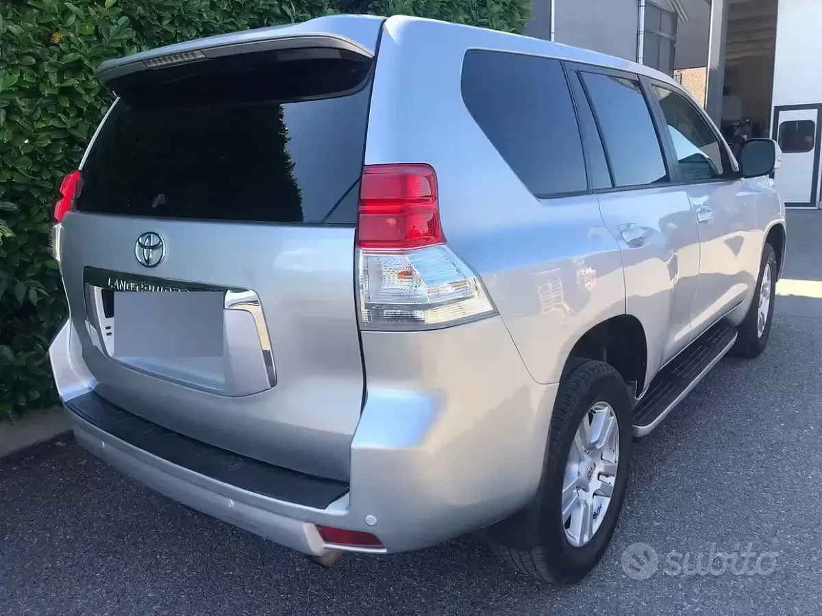 Usata Toyota Land Cruiser 190 CV (139 kW) 2010 Grigio SUV