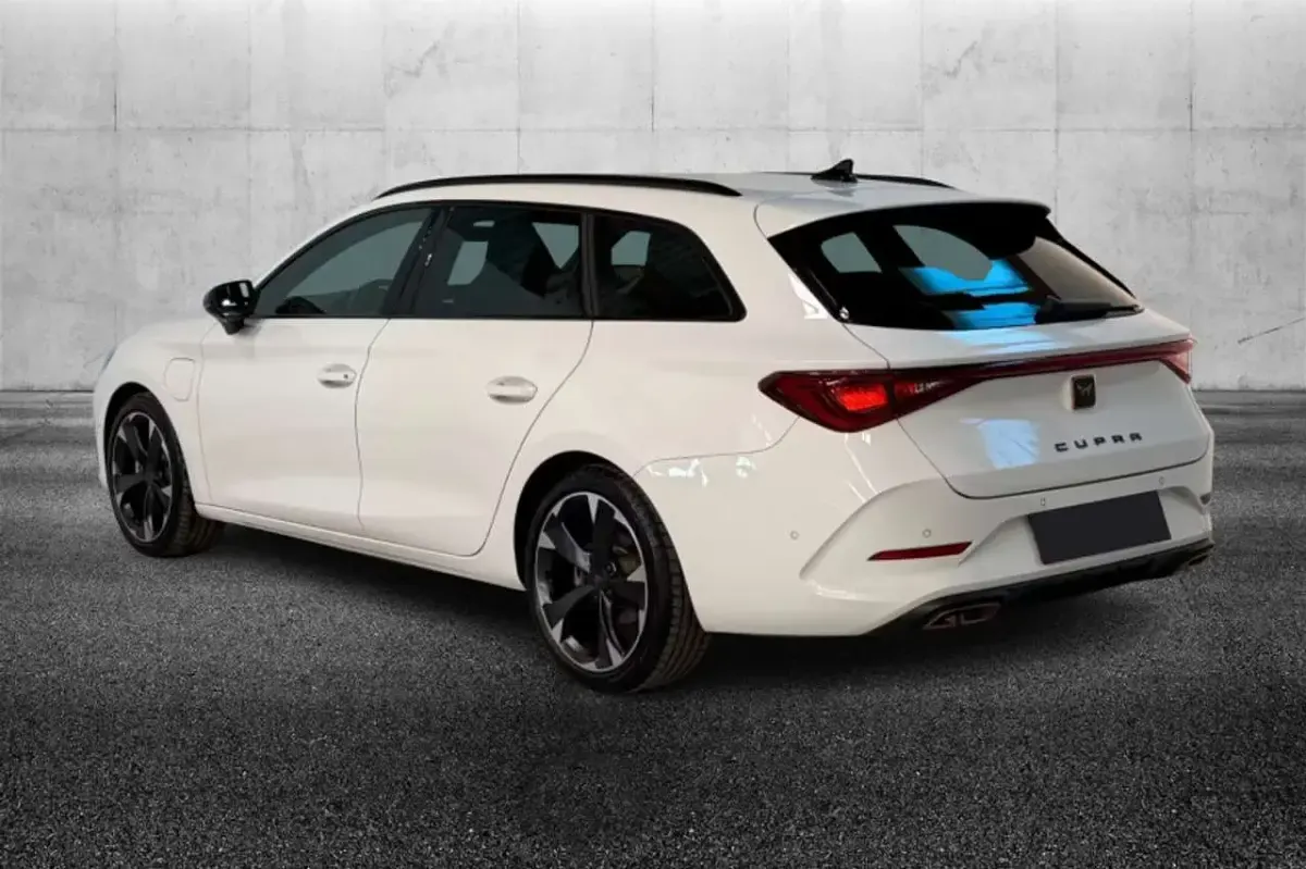 Usata Cupra Leon 204 CV (150 kW) 2022 Bianco Berlina