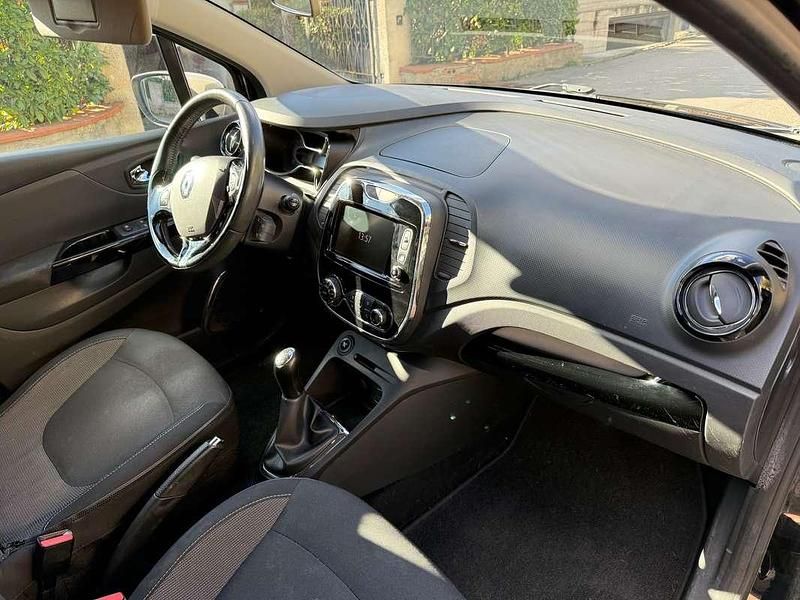 Usata Renault Captur 90 CV (66 kW) 2016 Nero SUV