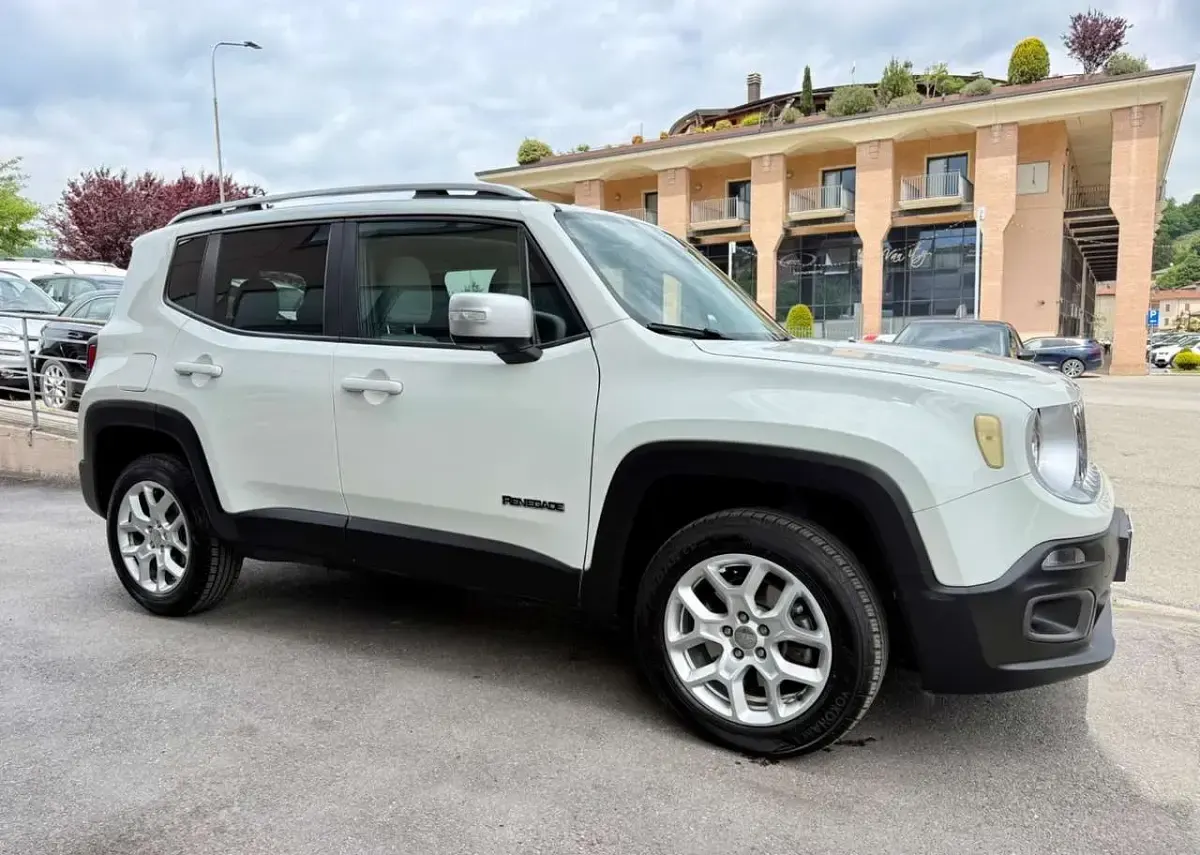 Usata Jeep Renegade Limited 140 CV (102 kW) 2016 Bianco SUV