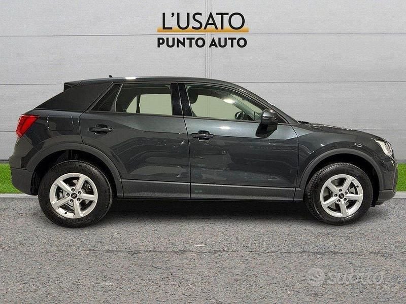 Usata Audi Q2 Business 150 CV (110 kW) 2024 Grigio SUV
