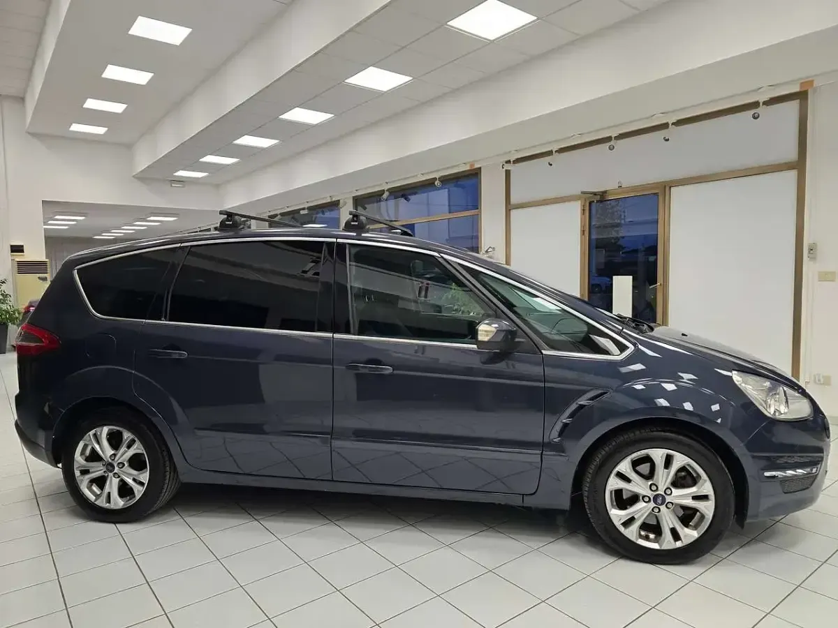 Usata Ford S-MAX Titanium 163 CV (119 kW) 2012 Blu/azzurro Monovolume