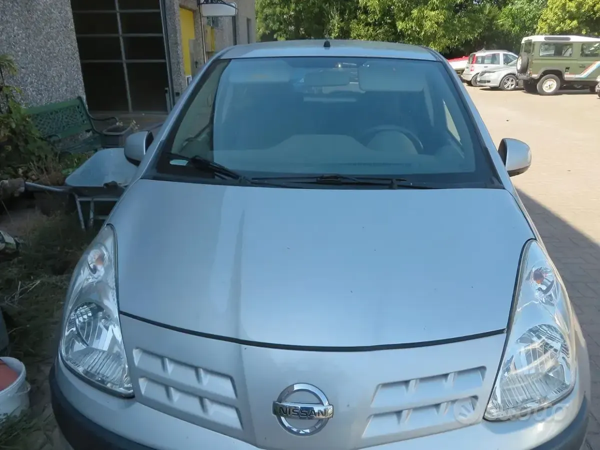 Usata Nissan Pixo 68 CV (50 kW) 2011 Grigio Utilitaria