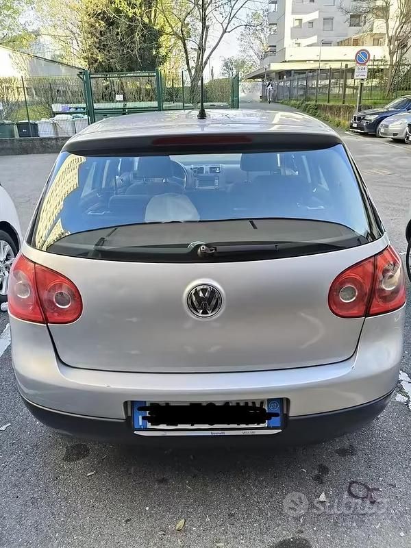 Usata VW Golf V 102 CV (75 kW) 2007 Grigio Berlina