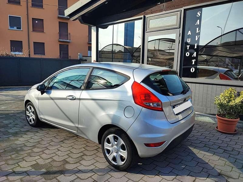 Usata Ford Fiesta 82 CV (60 kW) 2008 Grigio Utilitaria