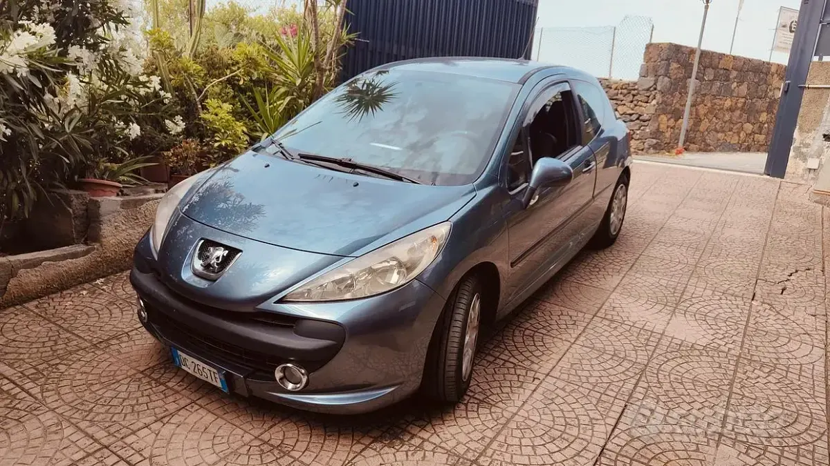 Usata Peugeot 207 70 CV (51 kW) 2007 Grigio Utilitaria