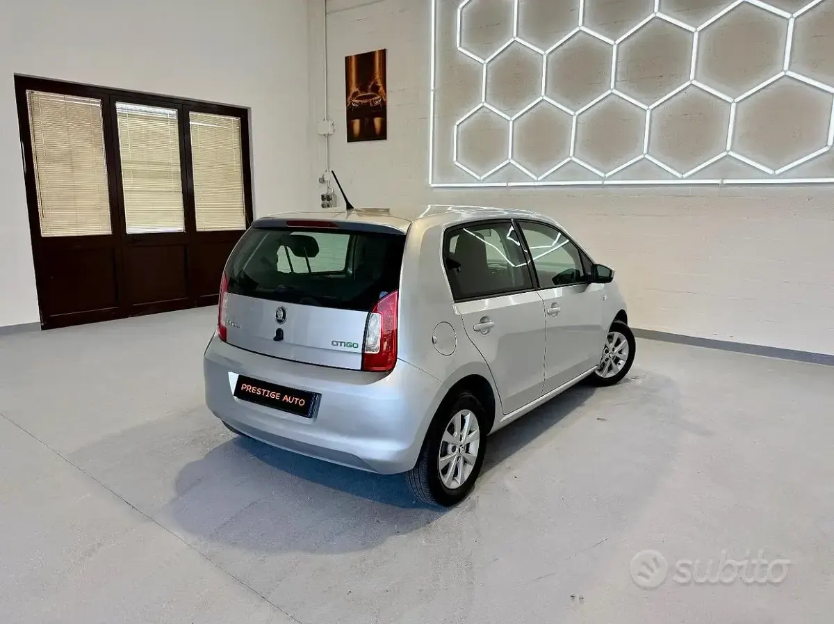 Usata Skoda Citigo Elegance 68 CV (50 kW) 2014 Grigio Utilitaria