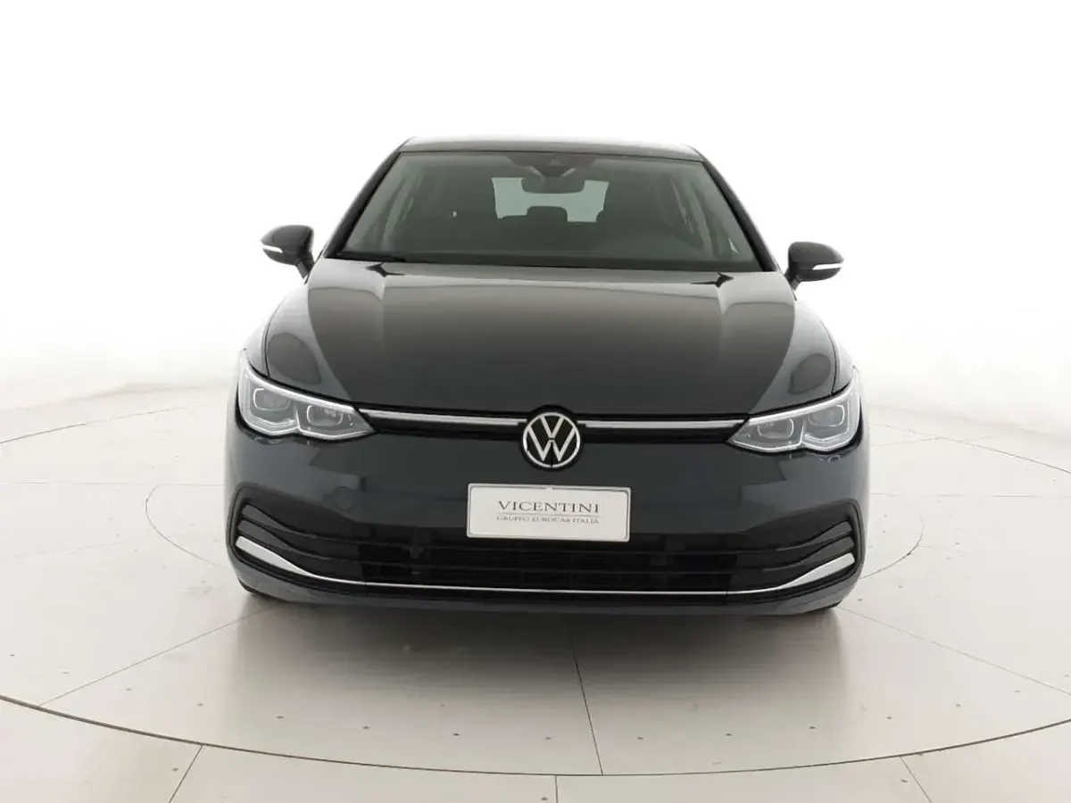 Usata VW Golf VIII Style 150 CV (110 kW) 2023 Dolphin grey metallizzato Berlina