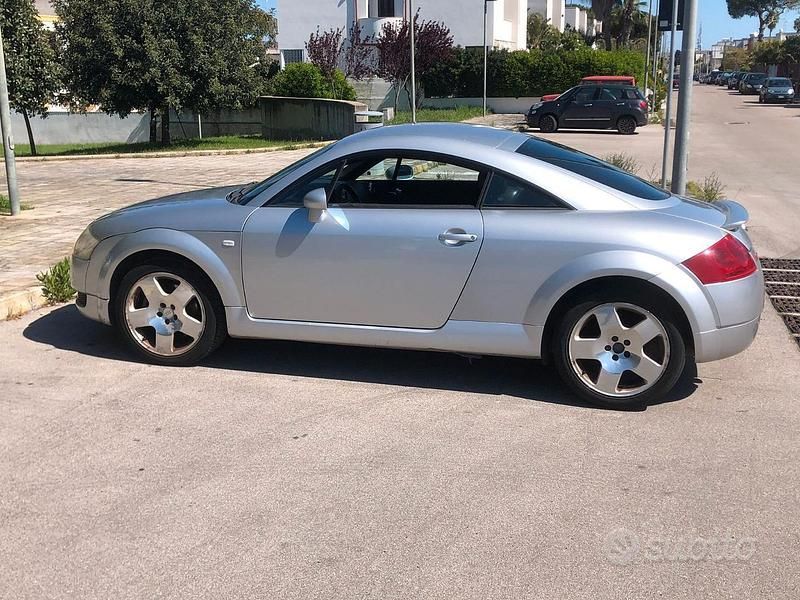 Usata Audi TT 179 CV (131 kW) 2002 Grigio Coupé