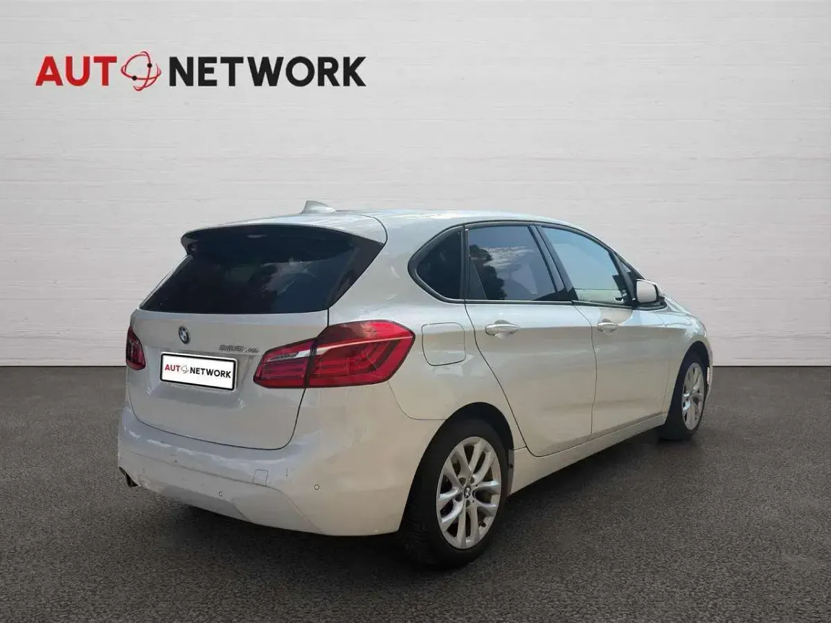 Usata BMW 225 Active Tourer iPerformance 125 CV (91 kW) 2021 Bianco Monovolume