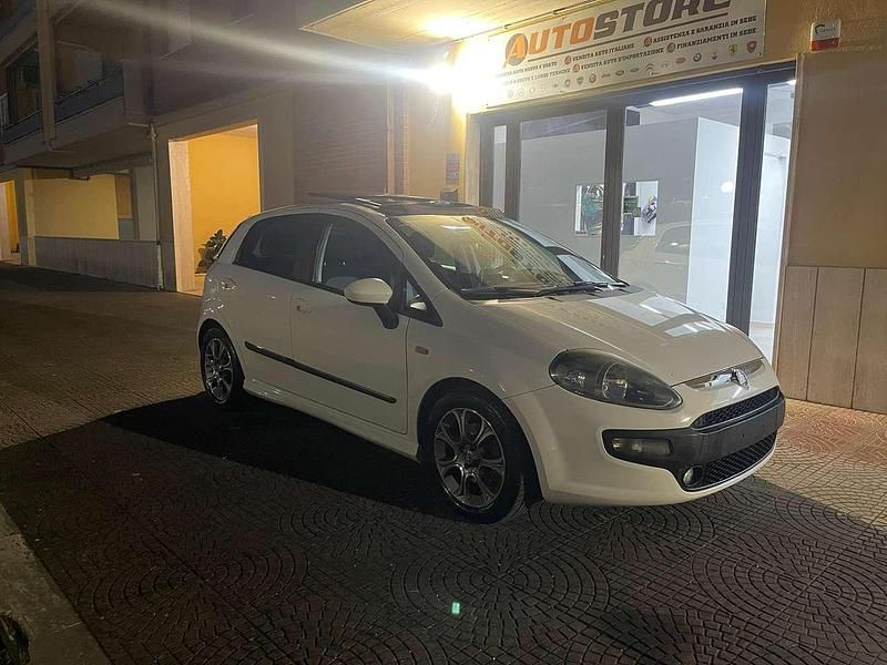 Usata Fiat Punto Evo Dynamic 86 CV (63 kW) 2013 Bianco Utilitaria