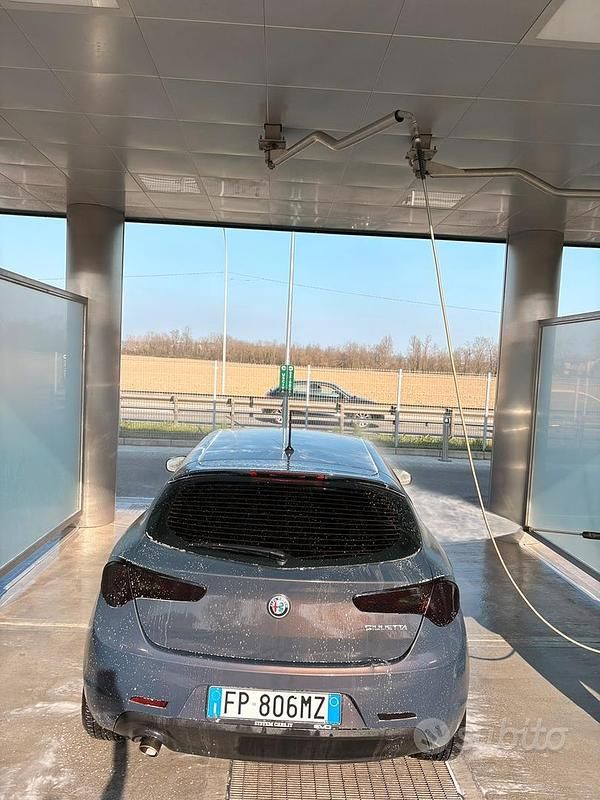 Blu Usata 2018 Alfa Romeo Giulietta Super Due volumi | 10.000 € (Ottimo prezzo) - Immagine 1/4