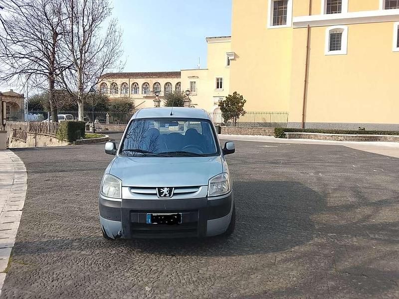 Usata Peugeot Partner Quiksilver 90 CV (66 kW) 2004 Blu/azzurro Monovolume