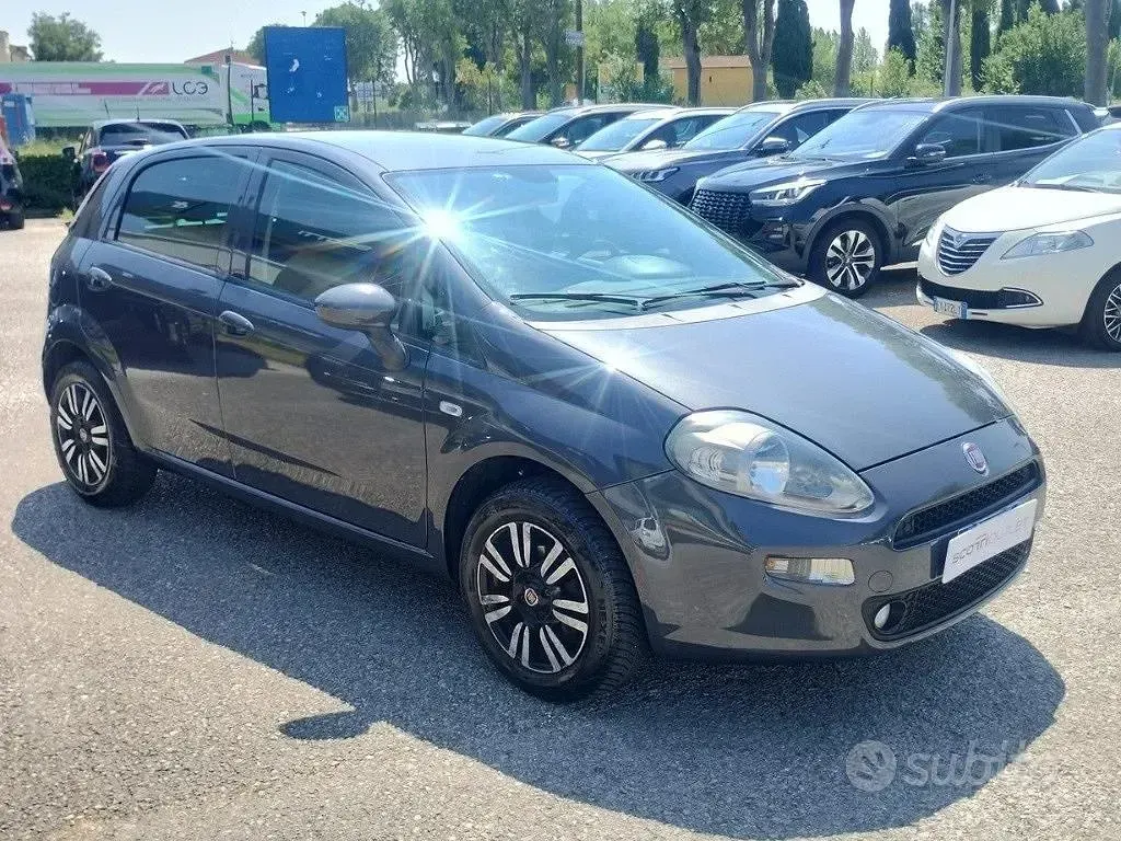 Usata Fiat Punto Street 69 CV (50 kW) 2015 Grigio Utilitaria